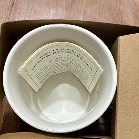 Bundle of two Pendleton 18oz Mugs - Picture 3 of 5